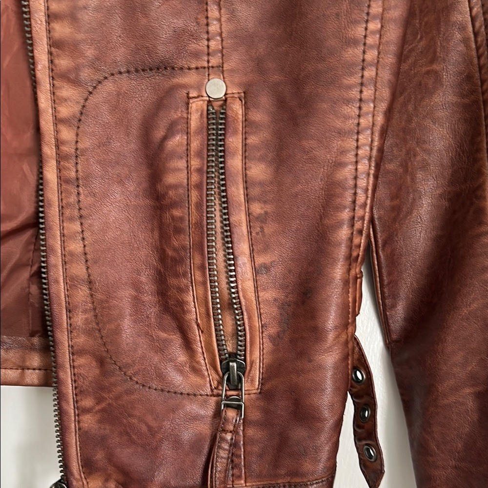 Moto Faux Leather Jacket with Vintage Distressed Look - Picture 5 of 6
